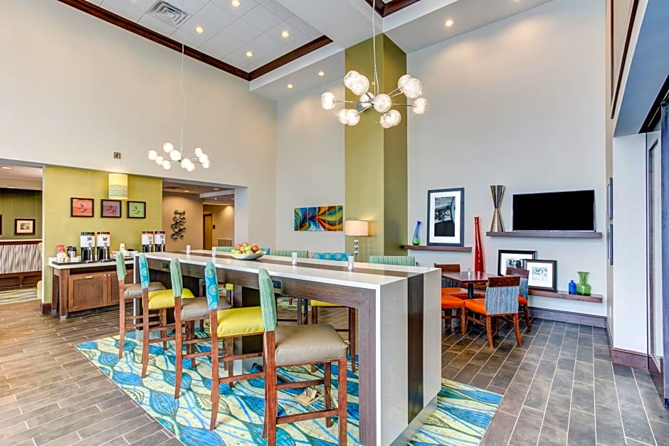 Hampton Inn & Suites Manchester, TN