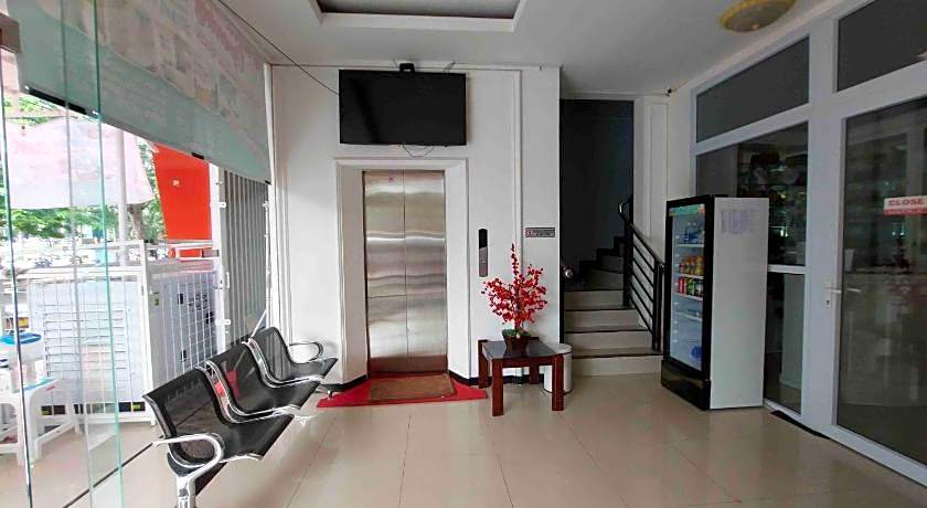 Rons City Hotel near Simpang Lima Semarang Mitra RedDoorz
