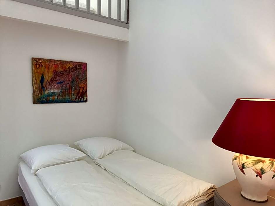 Cassis Hostel