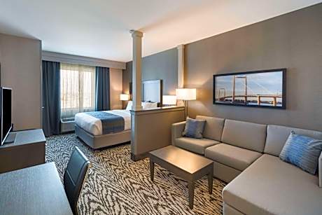 King Suite with Sofa Bed - Non-Smoking