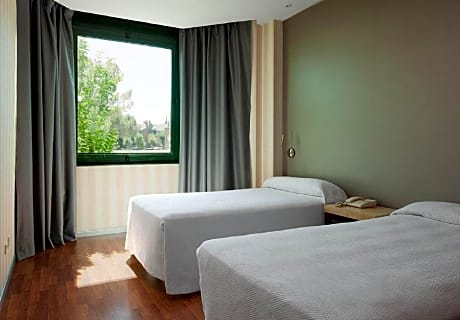 One-Bedroom Apartment (2 Adults)