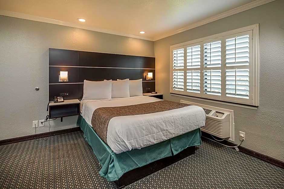 Bayhill Inn