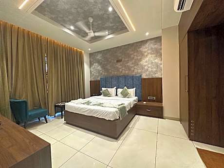 Golden Heritage Dapoli