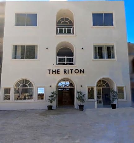 The Riton Hotel Tigaras