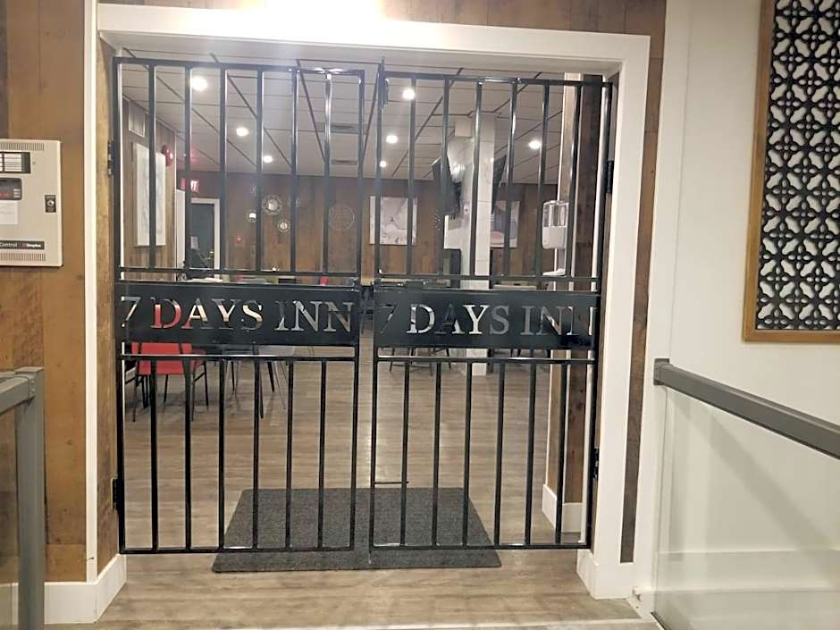 7 Day's Hotel