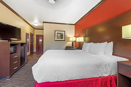 1 King Bed Non-Smoking Work Desk Lounge Chair Microwave Fridge Shower Only Full Breakfast