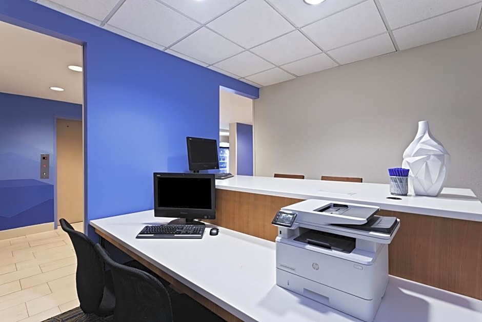 Holiday Inn Express & Suites Tavares By IHG