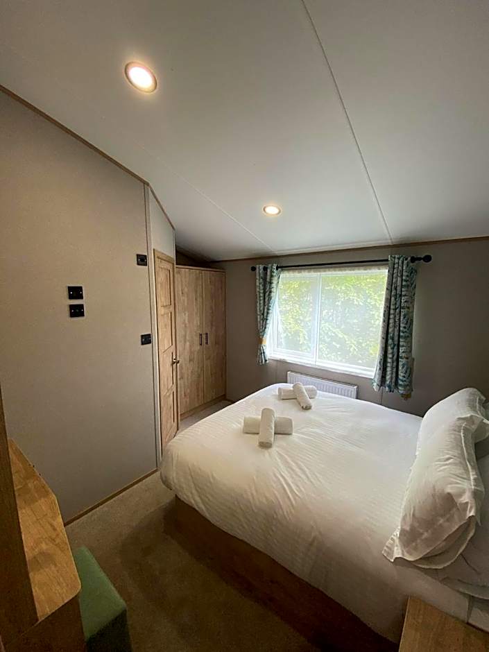 Photo 1 of 9 of Luxury 3 Beds Lodge, Hot Tub, Pet-Friendly