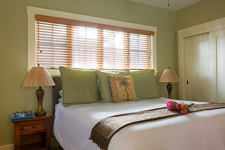 Photo 1 of 2 of 1 King Bed, Accessible