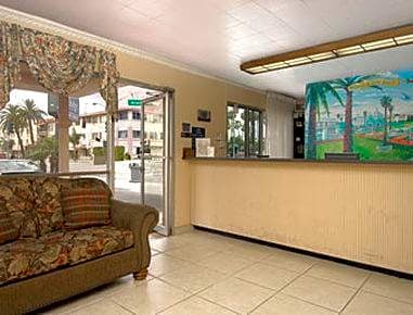 Travelodge by Wyndham Long Beach Convention Center