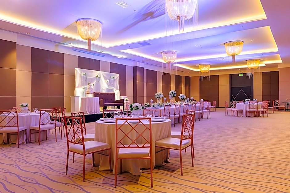 Summit Hotel Tacloban