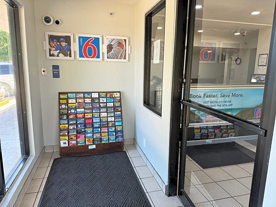 Motel 6-Bradenton, FL