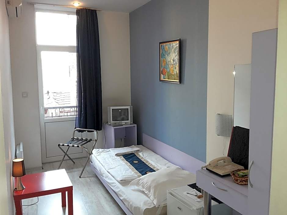Scotty's Boutique Hotel