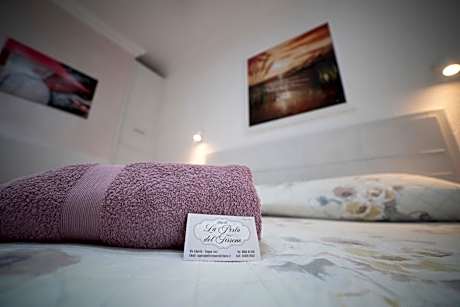 Deluxe Double Room with Internal View