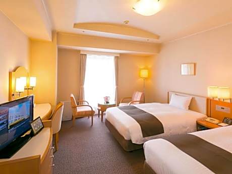 Twin Single - 1 Adult, 2 Beds