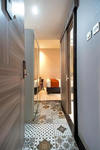 Front One Boutique Karawang