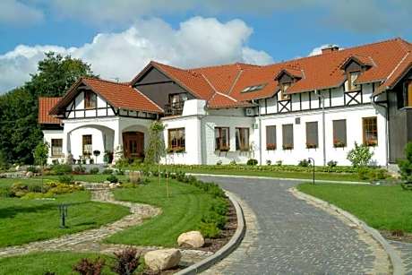 Hotel Dworek nad Regą