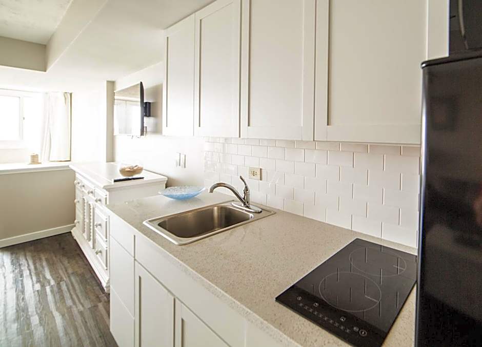 Surf Club Oceanfront Hotel