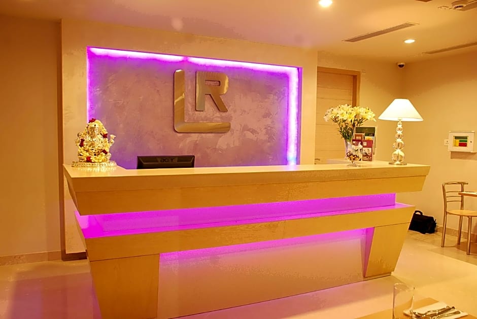 Sarovar Portico Naraina Hotel