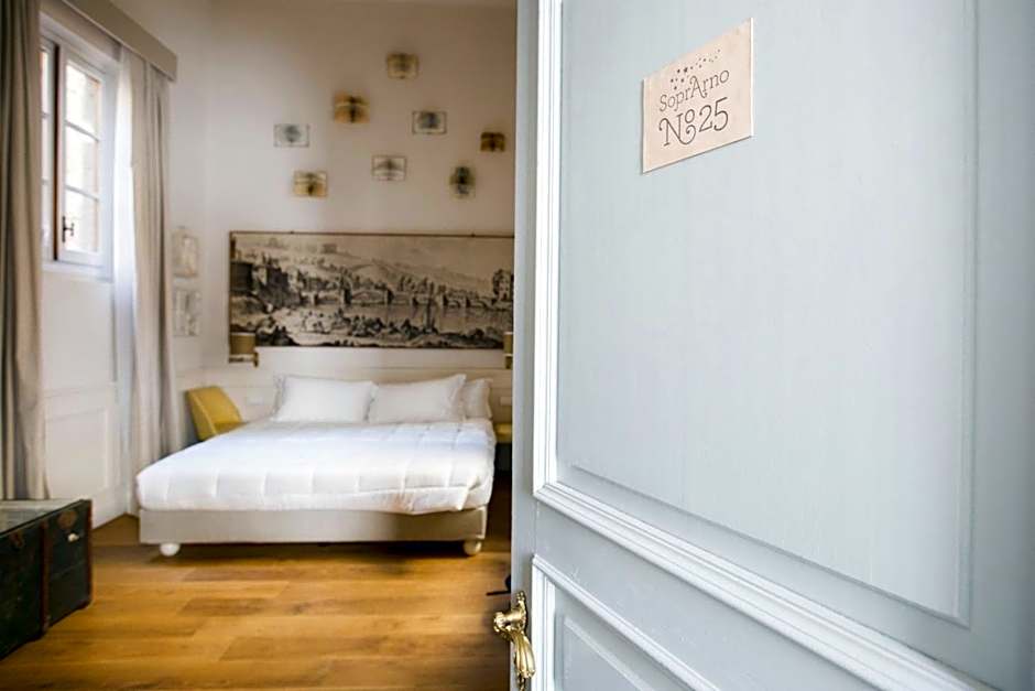 Soprarno Suites