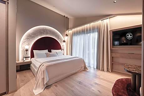 King Suite with Spa Bath