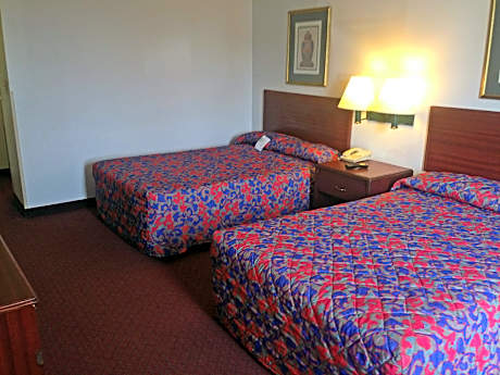 2 Full Beds | Suite, Smoking, Kitchen