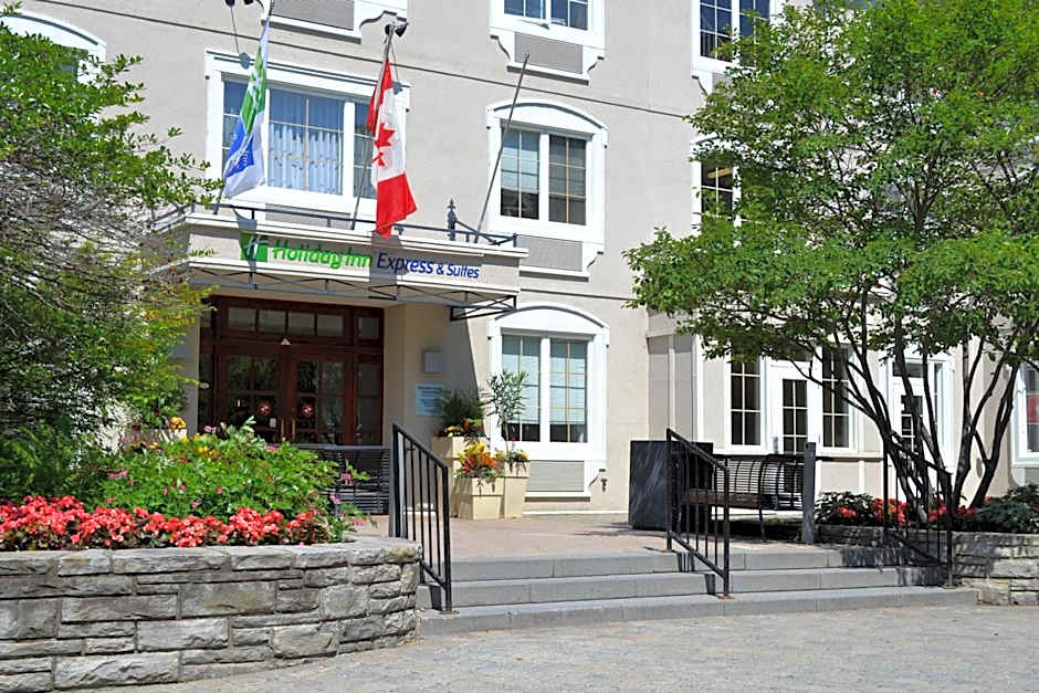 Holiday Inn Express & Suites Tremblant By IHG