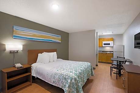 Studio King Larger Room Non-Smoking