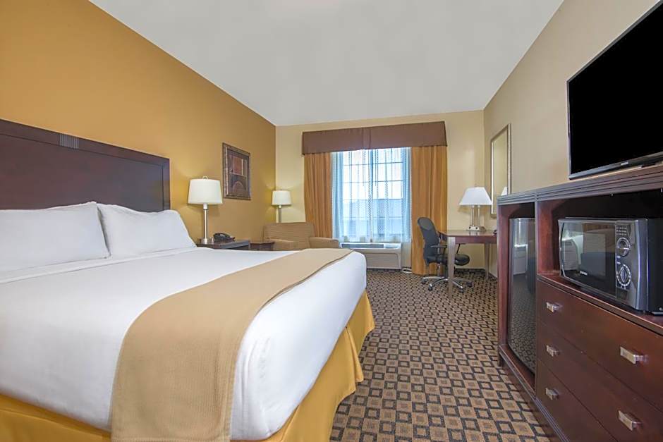 Holiday Inn Express & Suites Clovis By IHG