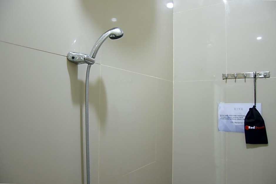 RedDoorz near GOR Satria Purwokerto