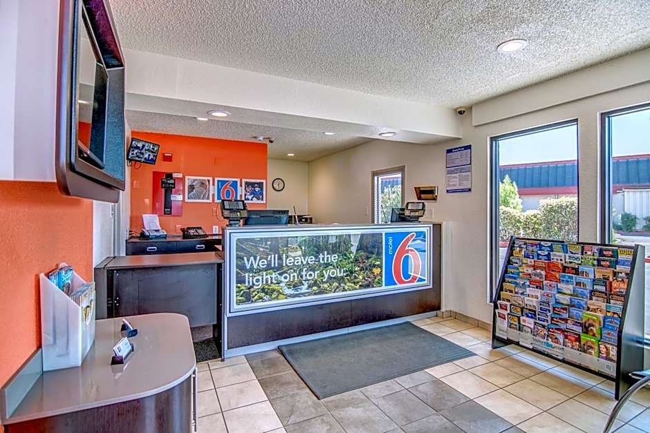 Motel 6-Stockton, CA - Charter Way West