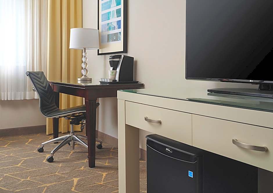Holiday Inn & Suites Marlborough By IHG
