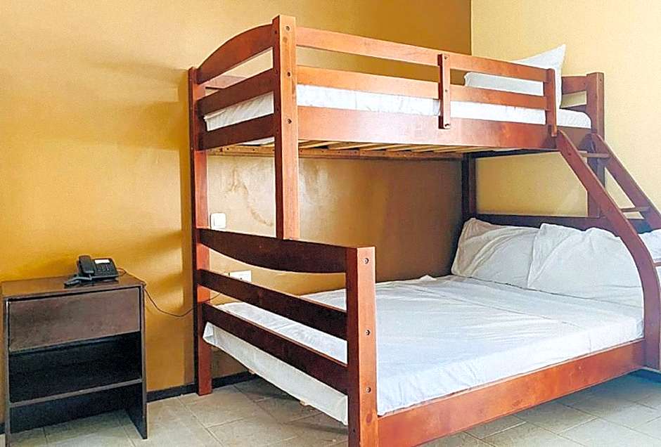 RedDoorz Carlton-Martin Hotel Masbate City