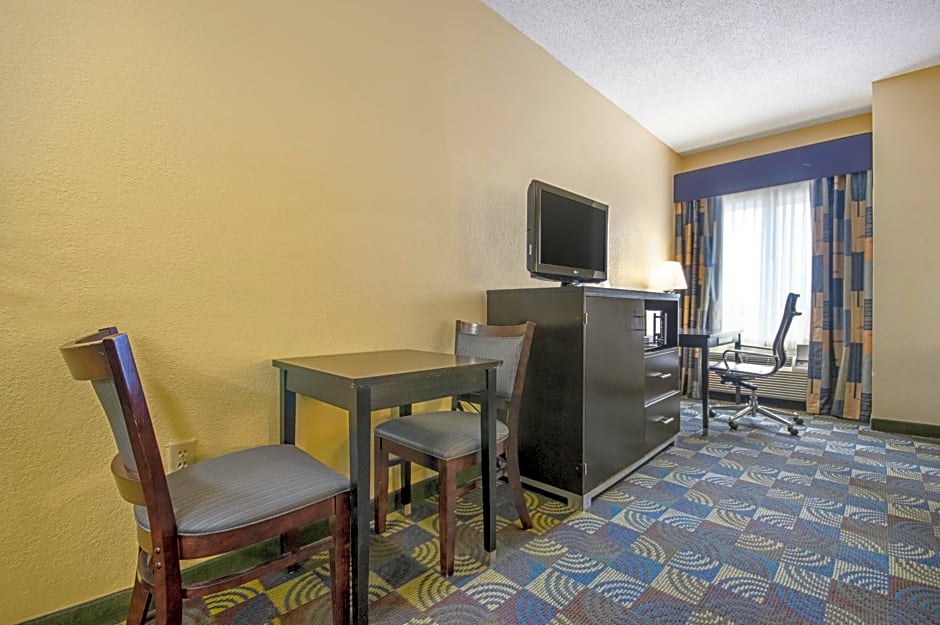 Quality Inn & Suites Glenmont - Albany South