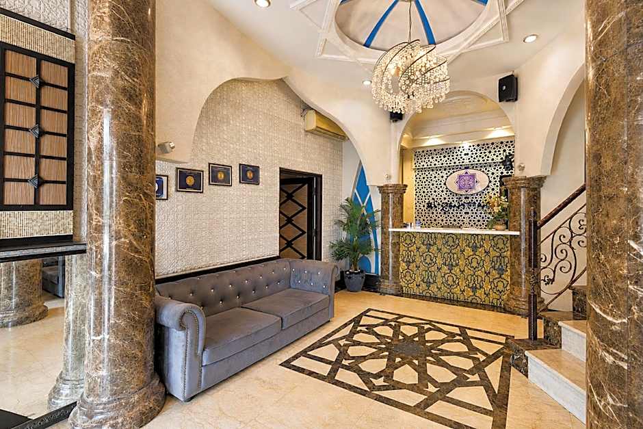 Palette - Near Amanjaya Mall Formerly El-Zahraa