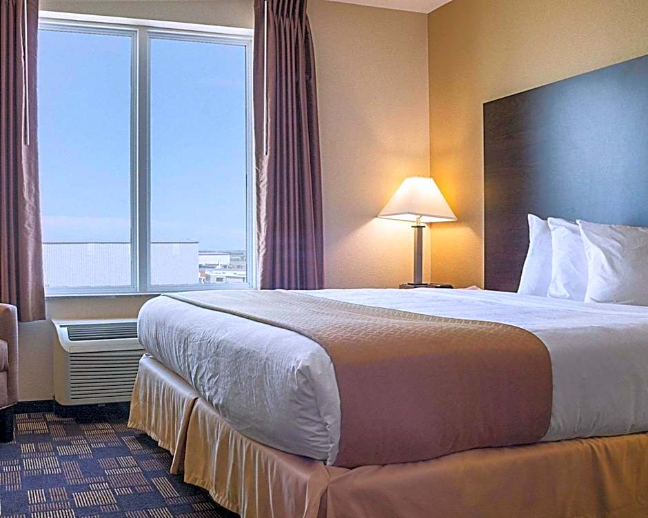 Quality Inn & Suites Minot North