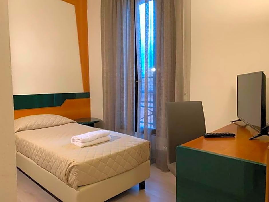 HOTEL DOZZA