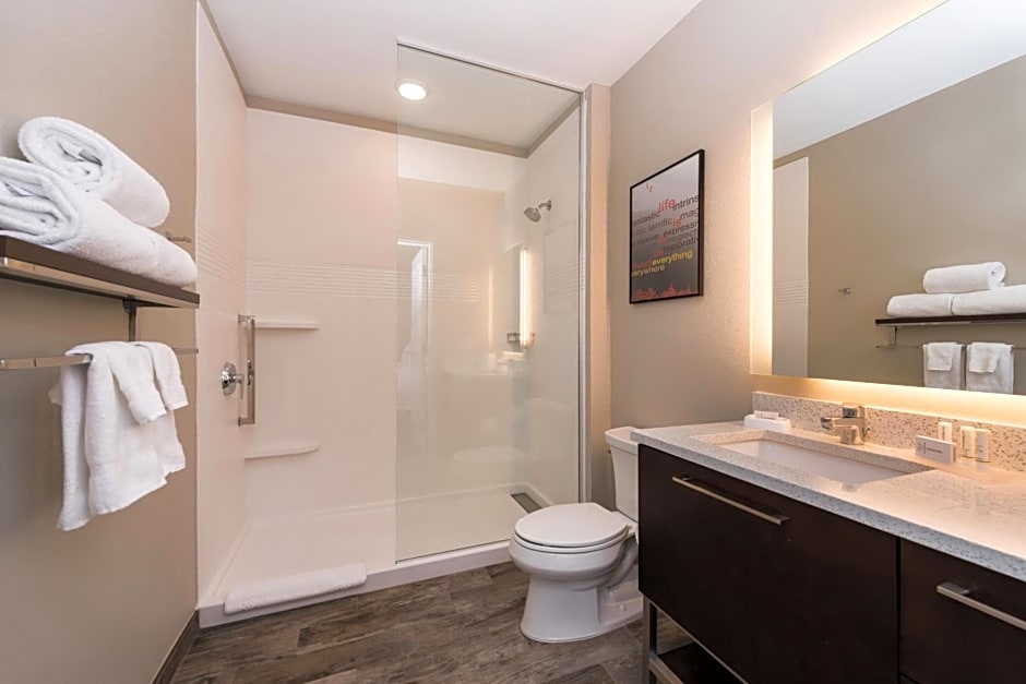 TownePlace Suites by Marriott Grand Rapids Airport Southeast