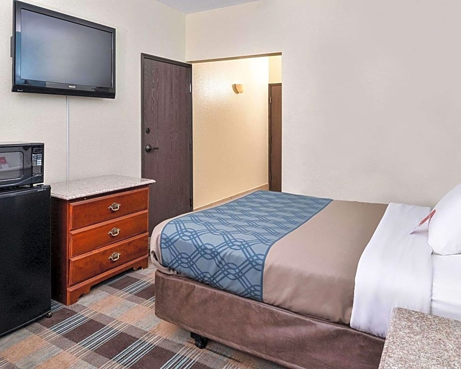 Econo Lodge Inn & Suites Shelbyville