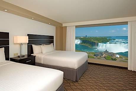 Queen Suite with Three Queen Beds and Horseshoe/US Falls View