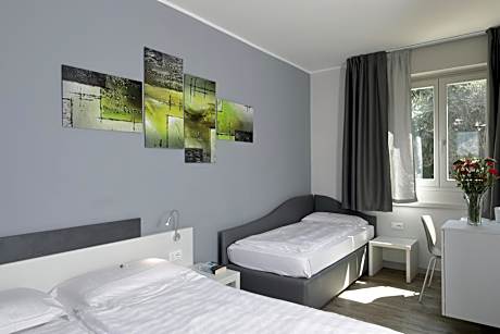 Basic Triple Room