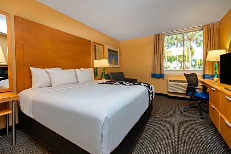King Suite with One Bedroom - Non-Smoking
