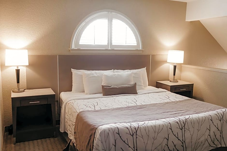 Eastland Suites Hotel & Conference Center