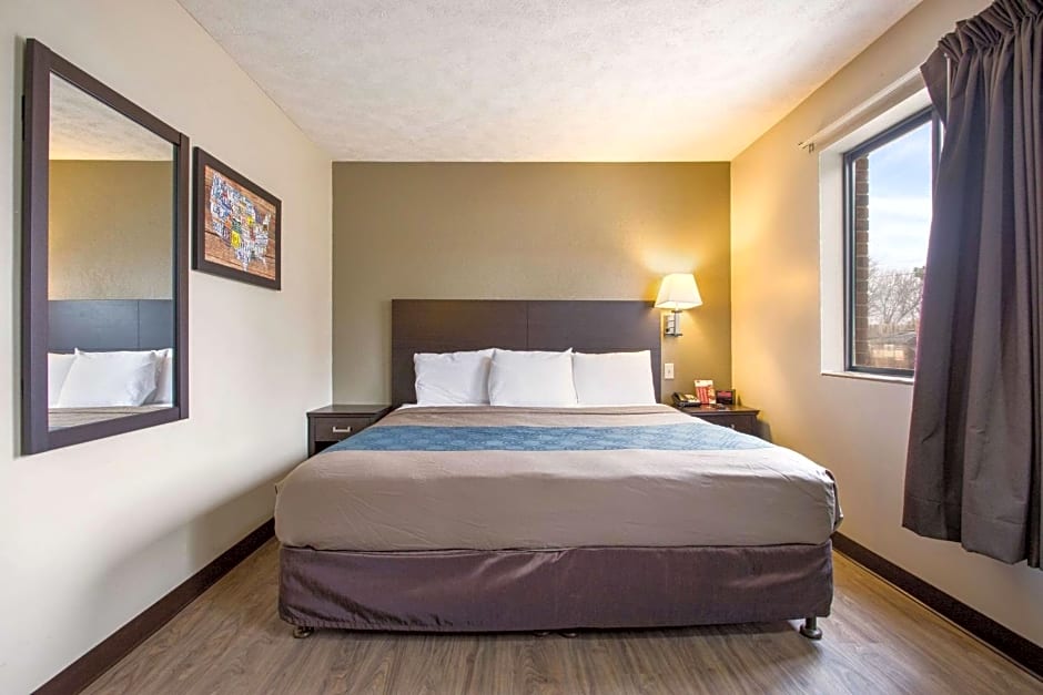 Econo Lodge Olathe - Kansas City