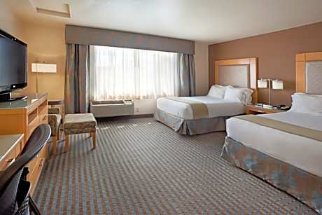 Double Room with Two Double Beds - Disability Access