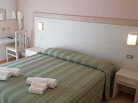 Comfort Room 1 Double Bed