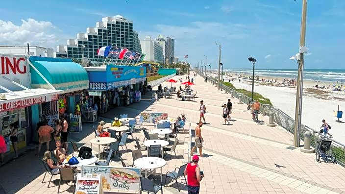 Cozy Studio Suite Near Beach w Kitchenette #11