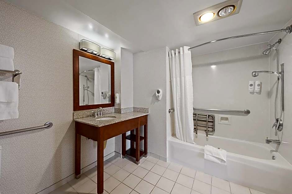 Comfort Inn By The Bay