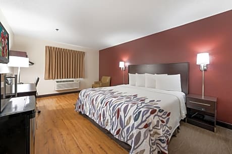 Deluxe King Room - Non-Smoking