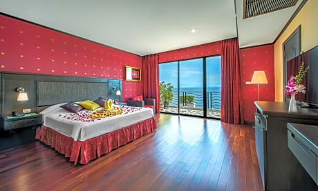 Royal Suite with Sea View 2 Bedrooms